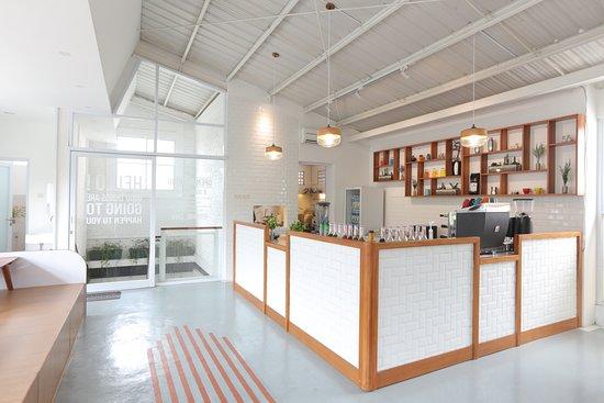 Diskus Cafe & Bites